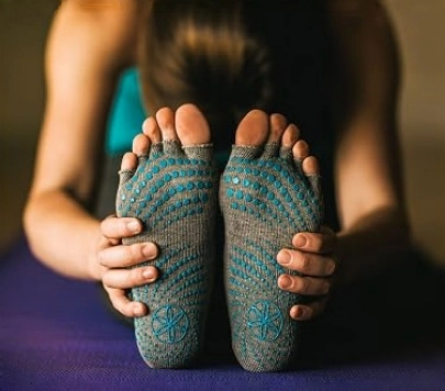 GAIAM non slip yoga mat and FitnessAtHome